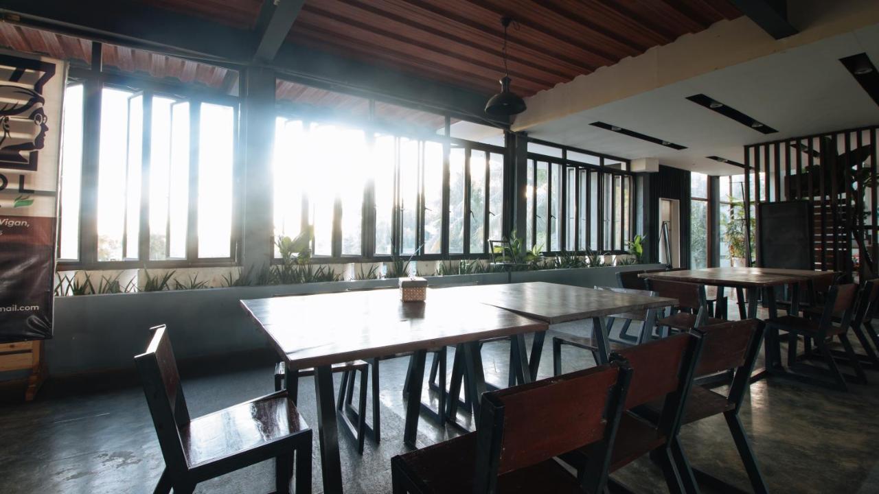 Reddoorz Plus @ Melsol Metro Vigan Ngoại thất bức ảnh